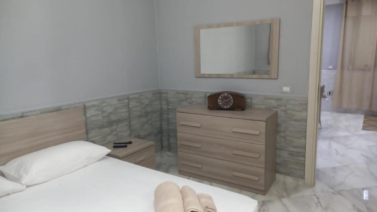 Piano Terra Bed & Breakfast Наполи Екстериор снимка